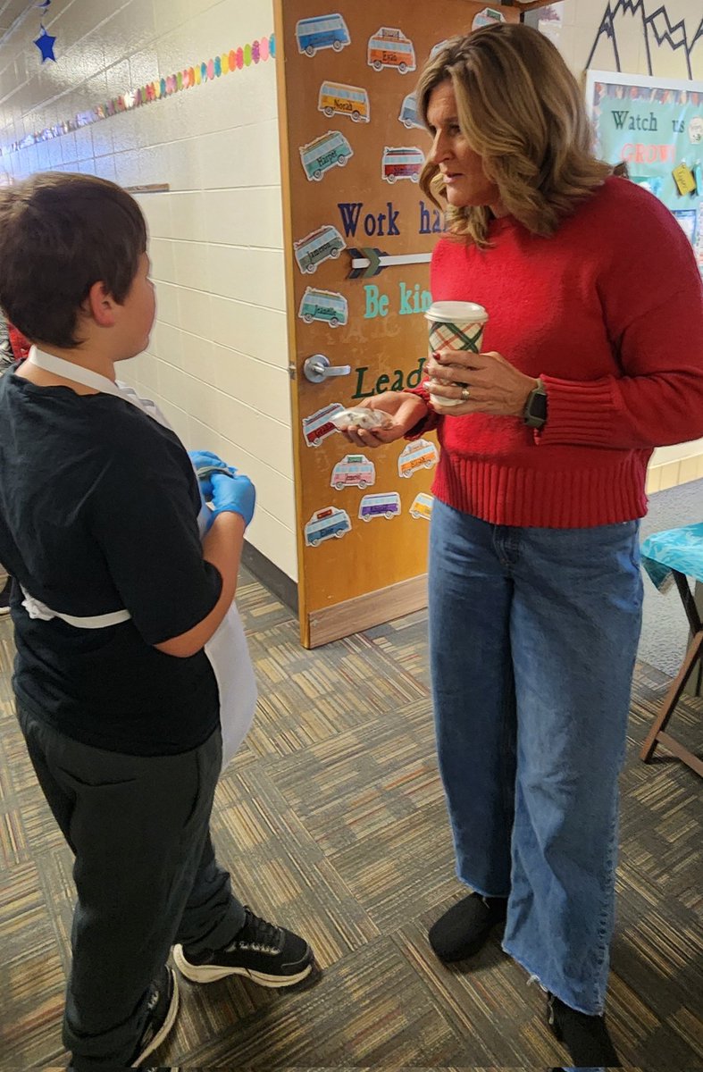 JamieWithering2's tweet photo. Great day for the QUEST Cafe at Southwest Elem. @jclambert33 @MelyssaTworek https://t.co/ebne14GftI