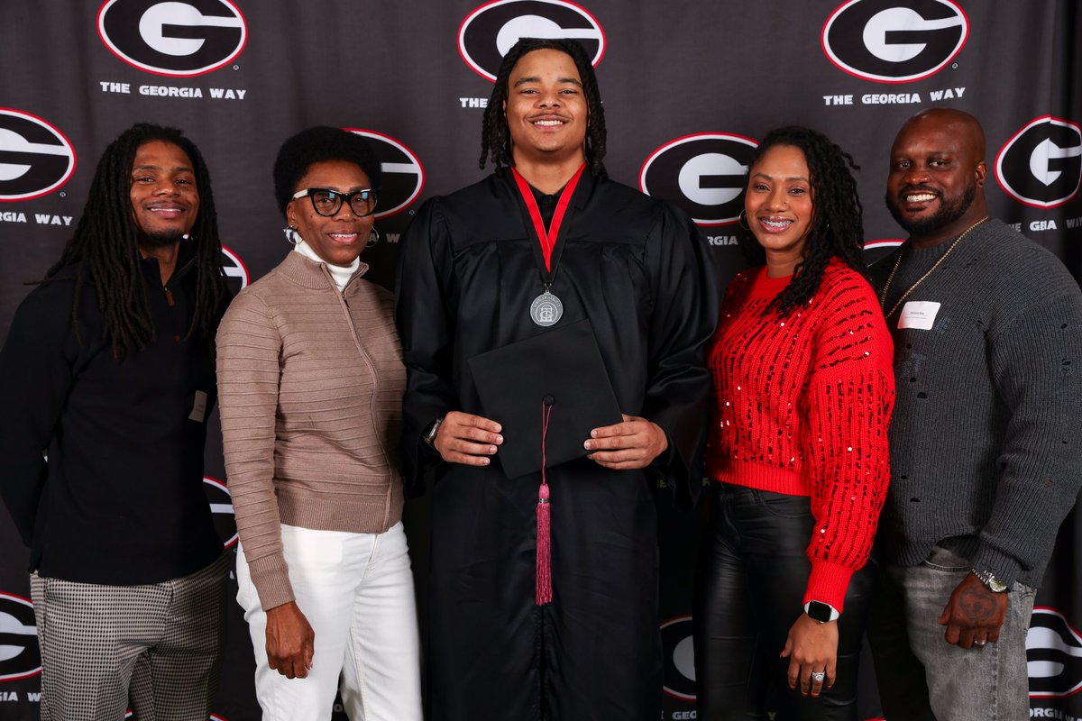 Tyrion Ingram-Dawkins (@tid9ine3) on Twitter photo #GoDawgs 👨🏽🎓 #GoDawgs 👨🏽🎓