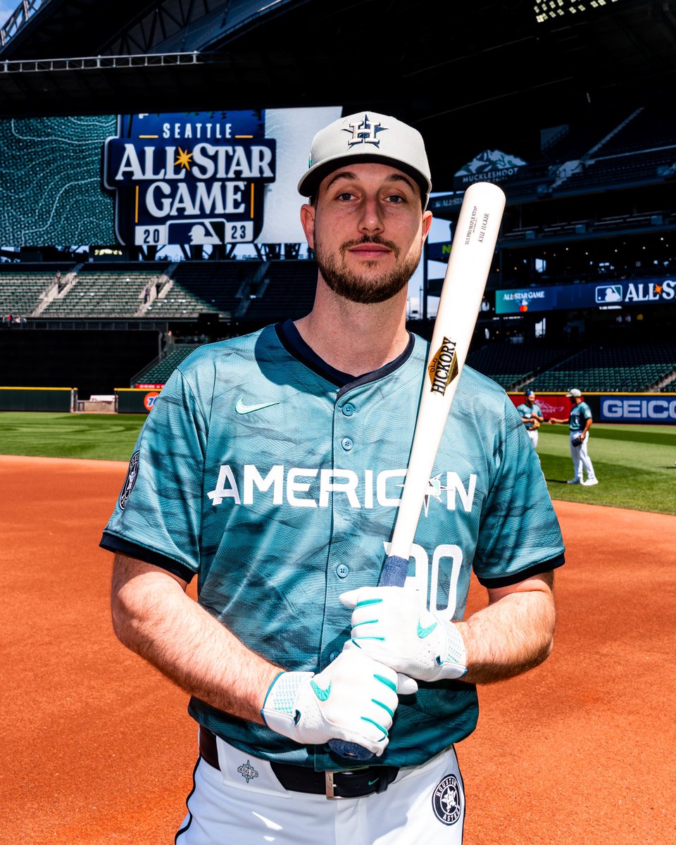 3x All-Star
1x Gold Glove Award Winner
1x Silver Slugger Award Winner
2022 World Series Champion
 
Six incredible years of King Tuck. 👑