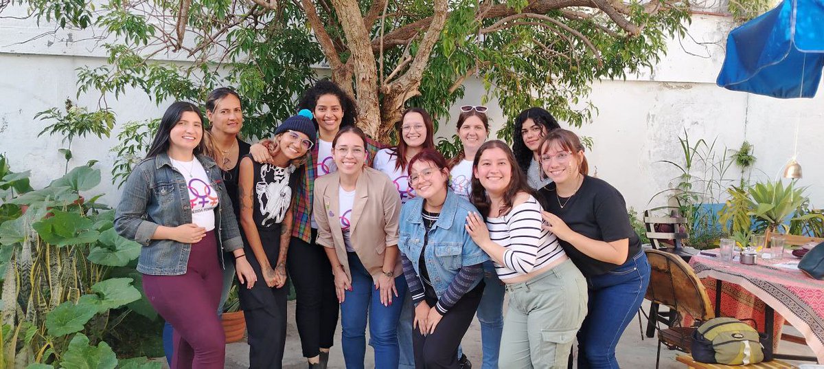 Este #12Dic tuvimos nuestro primer encuentro de voluntarias 💜✊🏻Conversamos sobre nuestras ideas, misiones y metas próximas a cumplir para el 2025🔥✊🏻.
Gracias a quienes decidieron sumarse como voluntarias a nuestro equipo maravilloso de la Red Mérida Feminista. 

#FeminismoVzla