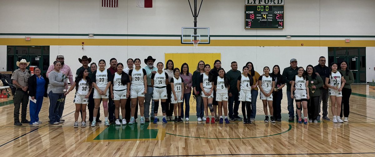 CoAcHTeEHooPs's tweet photo. 7A and 8A Parents Night. Thank you for your continued support of our GBB program. https://t.co/Cl00NnO0Nf