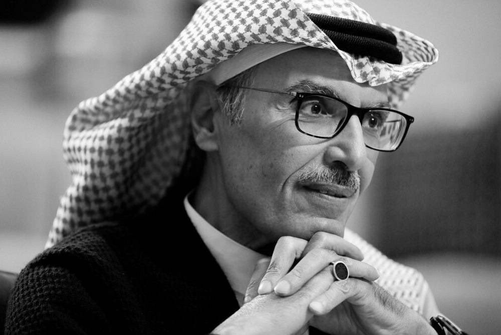 Me3tazzah's tweet photo. بعض من قصائد الأمير #بدر_بن_عبدالمحسن بن عبدالعزيز رحمه الله  في والدته الأميرة وضحى بنت حمود بن فيصل الرشيد رحمها الله منقولة من مقالة كتبها الأمير #البدر وقت مرضها في لندن و جدّه  و الرياض، بعنوان :
(قصائد في وضحى) 

نرى من خلال كتابته أعمق المشاعر و معاني الحب و البِرّ 
 و أثبت أن البِرّ لا يقتصر فقط على الأفعال، بل يمتد إلى التعبير عن المشاعر قولاً و شعراً في  محاولة لإدخال الفرح و الابتسامة إلى قلبها في أشد الظروف الصحية وكيف للحب أن يكون أقوى من أي مرض

رحمهما الله و جمعهما في جنّات النعيم 🤲🏽