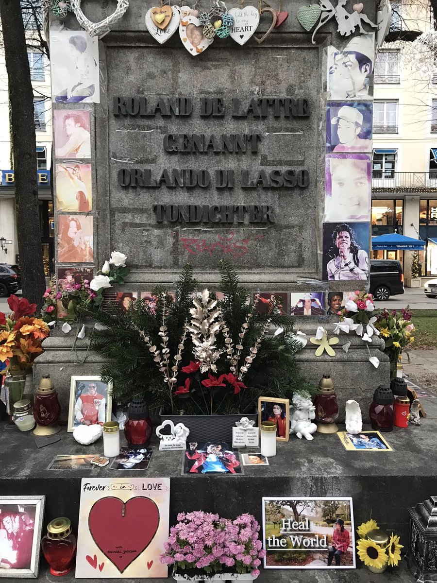 MjFrequency's tweet photo. ❤️ ❤️ ❤️
#MichaelJacksonDenkmalMünchen #MichaelJackson #MJFam https://t.co/MlSAi2eALd