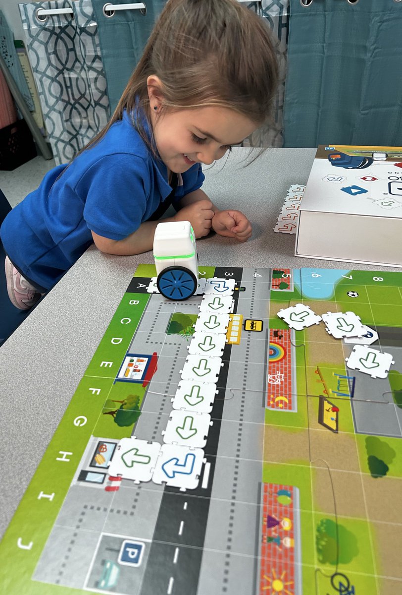 MrsTechyPirate's tweet image. We ❤️ Computer Science Education Week!
K-2 gained coding experience with Kubo robots.
3-5 students learned to create interactive stories through coding on Discovery Education.
#ComputerScienceEducationWeek @TCEpirates @IRCSchools