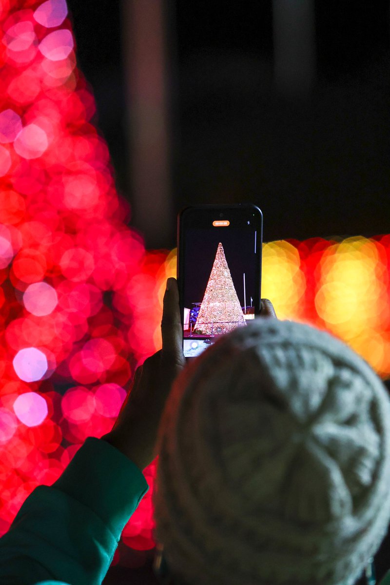 We’re lighting up the season with holiday joy ☃️ experience millions of lights this year at peppermintparkway.com