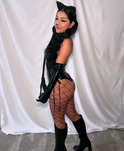 dover5686's tweet photo. Latina teen posted then deleted these sexy Halloween pics 🔥🔥 #halloween #slut #exposed #pytlatina #Texas https://t.co/mGl2WHiY1x
