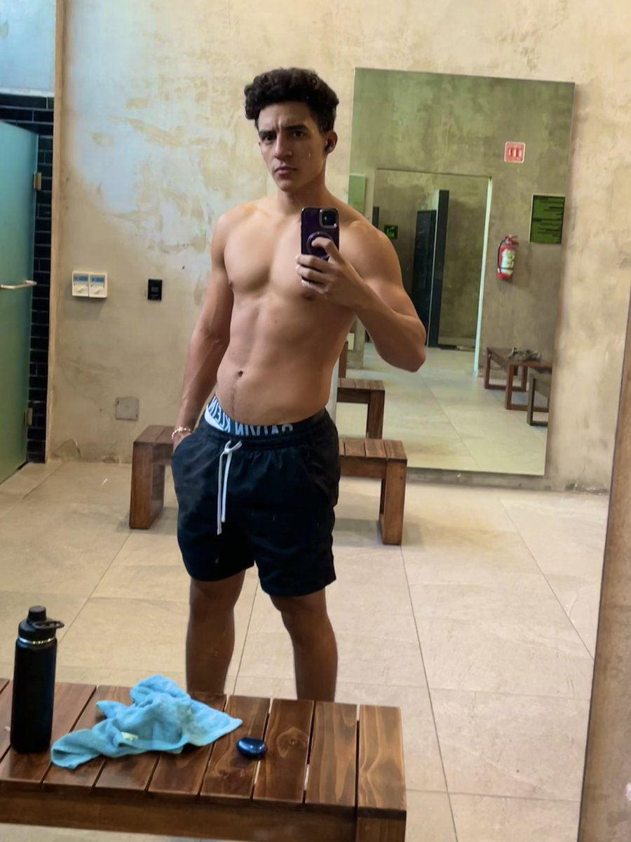 who says hi? 😶‍🌫️