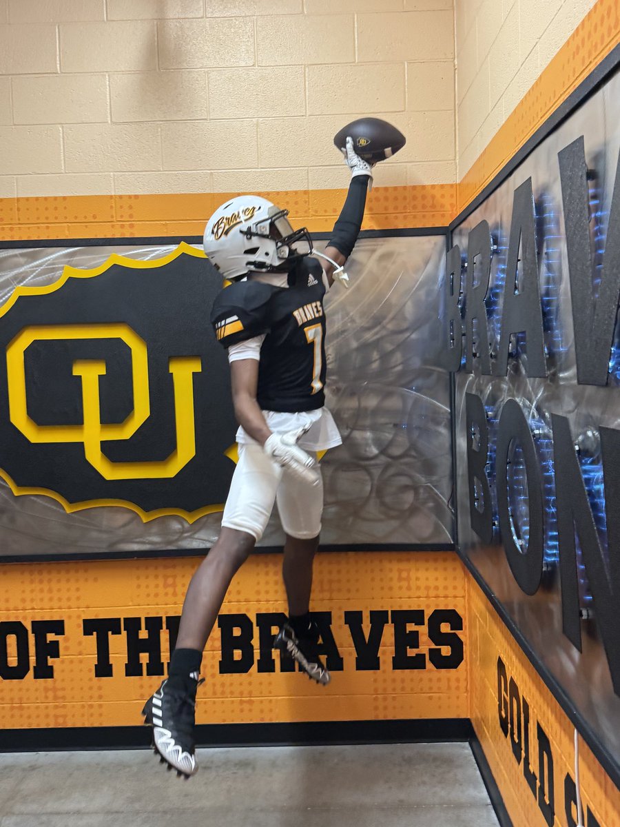 IamVincentDixon's tweet photo. After A Great Visit &amp; Conversation with @CoachNickDavis I’m Blessed To Receive An Offer From @OttawaBravesFB @Coach_CEdwards @kylekramer82 @coach_johnson01 @mendenhallFB @THEbear_cat @Coachstrib @Quantez_Ray11 @MSdawgs7v7 @PrepRedzoneMS@ https://t.co/KX7p7UgeCQ