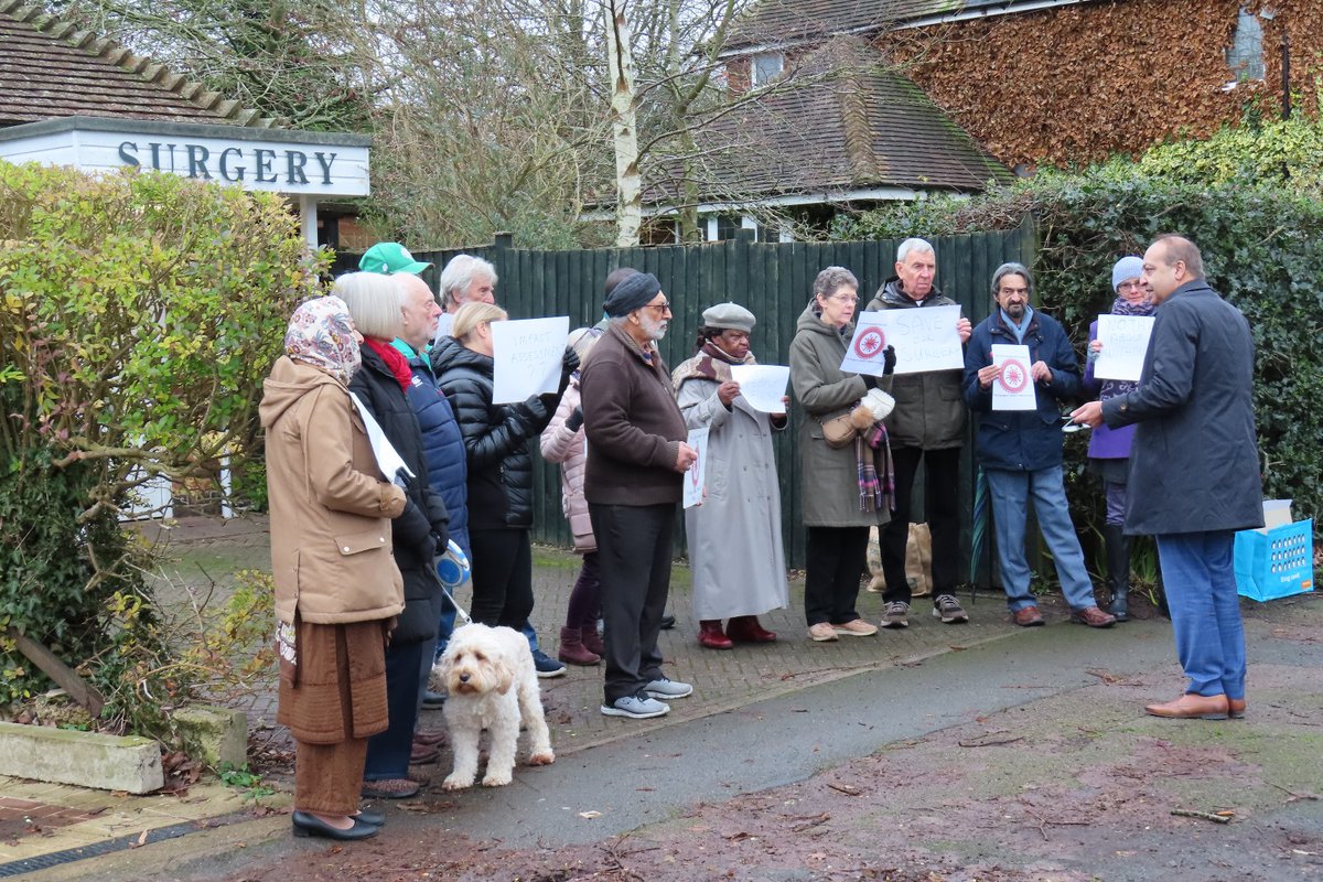 Zuffar_Haq's tweet photo. So sad that almost 1000 patients have lost their GP surgery in Evington, making it 4 buses to go visit the GP. Elderly and vulnerable people being treated terribly badly by the NHS ICB in Leicestershire given only 10days notice! @bbcemt  @leicslive @Evington_Echo @NHS_LLR https://t.co/cvDTXJ923l