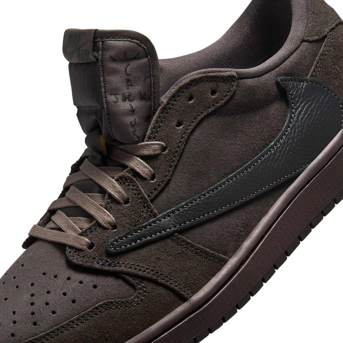 SnkrsStock's tweet photo. Official images: Travis Scott x Jordan 1 Low OG SP 'Velvet Brown' images https://t.co/46HEWYCOmD