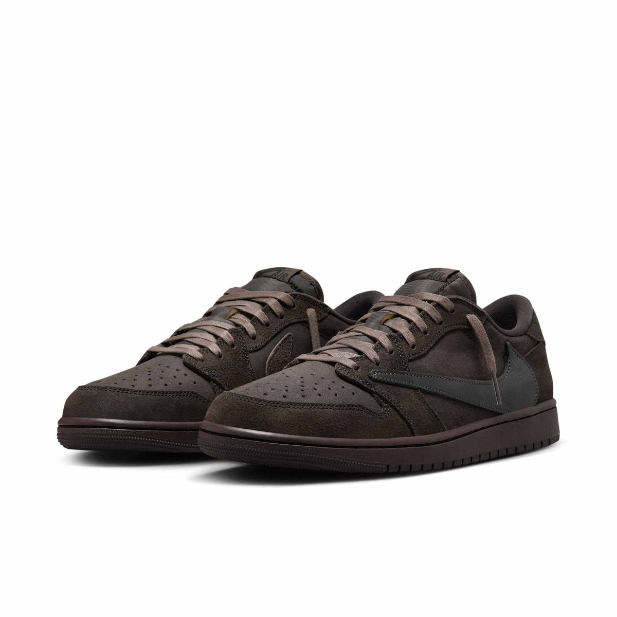 SnkrsStock's tweet photo. Official images: Travis Scott x Jordan 1 Low OG SP 'Velvet Brown' images https://t.co/46HEWYCOmD