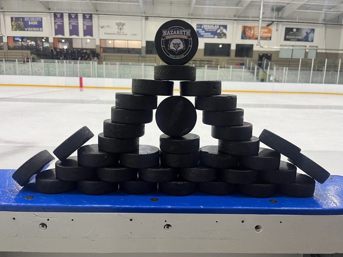 Faas_HockeyEQM's tweet photo. Game #13 vs Hamilton! Last one before the break #GoNaz https://t.co/ZNRxRyEs3h