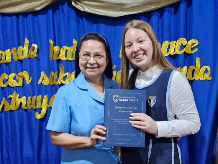 SantaMaria_ok's tweet photo. Egresadas del Profesorado de Educación Inicial: Eleordana Paula Bárbaro, Valeria Alejandra Moreno y Carolina Andrea Talavera . ¡Felicitaciones y éxitos a las flamantes profesoras!   👩‍🎓👩‍🎓 👩‍🎓 https://t.co/NNYDZMxsfm