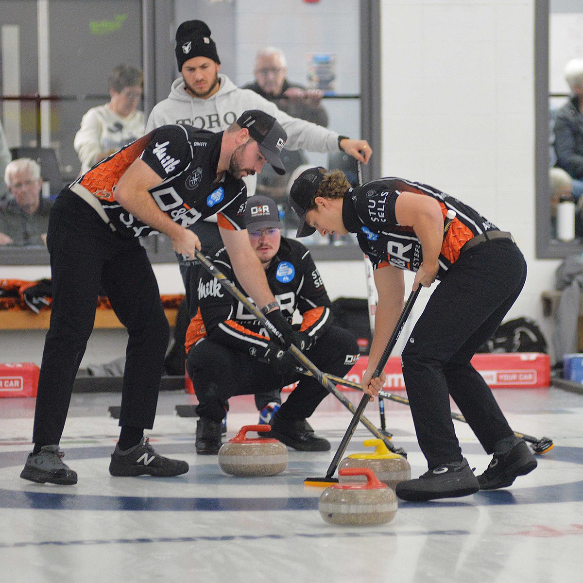 swbooster's tweet photo. A full house watched Brad Gushue and Kevin Koe during the opening day of mens action at the RBC Dominion Securities Western Showdown today @CURLSASK @sc_curlingclub 

📸 STEVEN MAH https://t.co/fz3TmrwCur