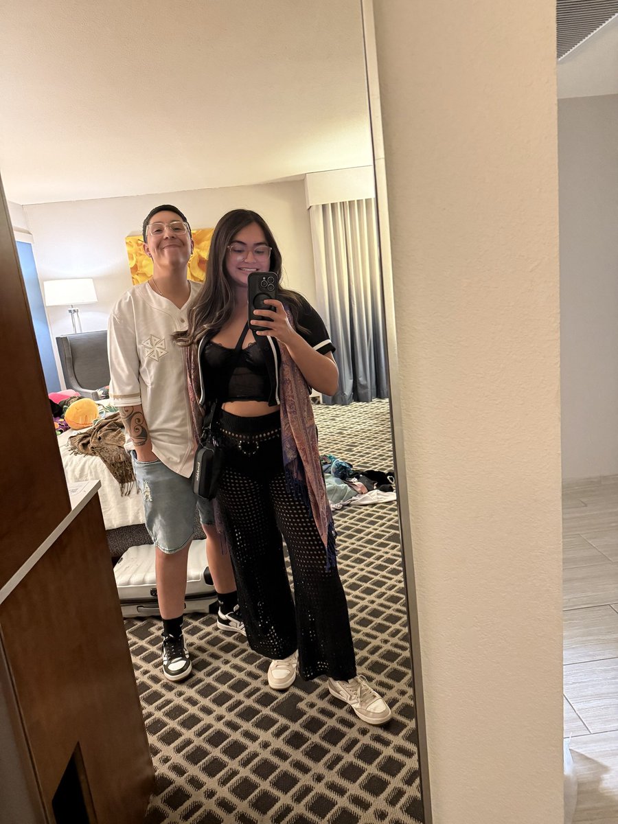 123mariahlynn's tweet photo. Happy Birthday my love ❤️ 28 never looked so good 😎❤️ I couldn’t imagine my life without you. I love you endlessly, forever, and unconditionally 💕 Now let’s party in Cancun 😏 and stop time with memories that’ll last a life time ✨ more pics to come soon 💋 @GamezM_13 https://t.co/bOmgw0DbDm