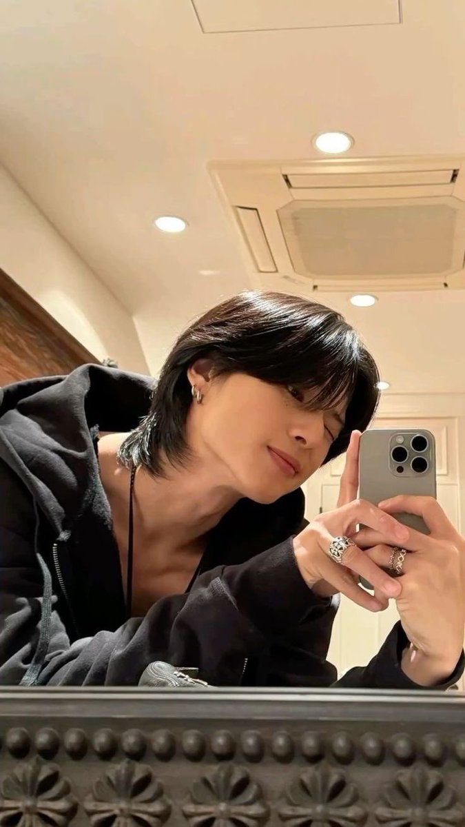 robbie🦝 tweet media