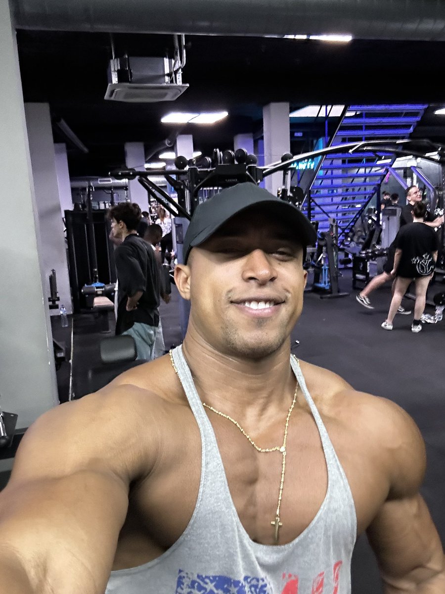 Ustedes entrenaron hoy? #fitness #body #boy