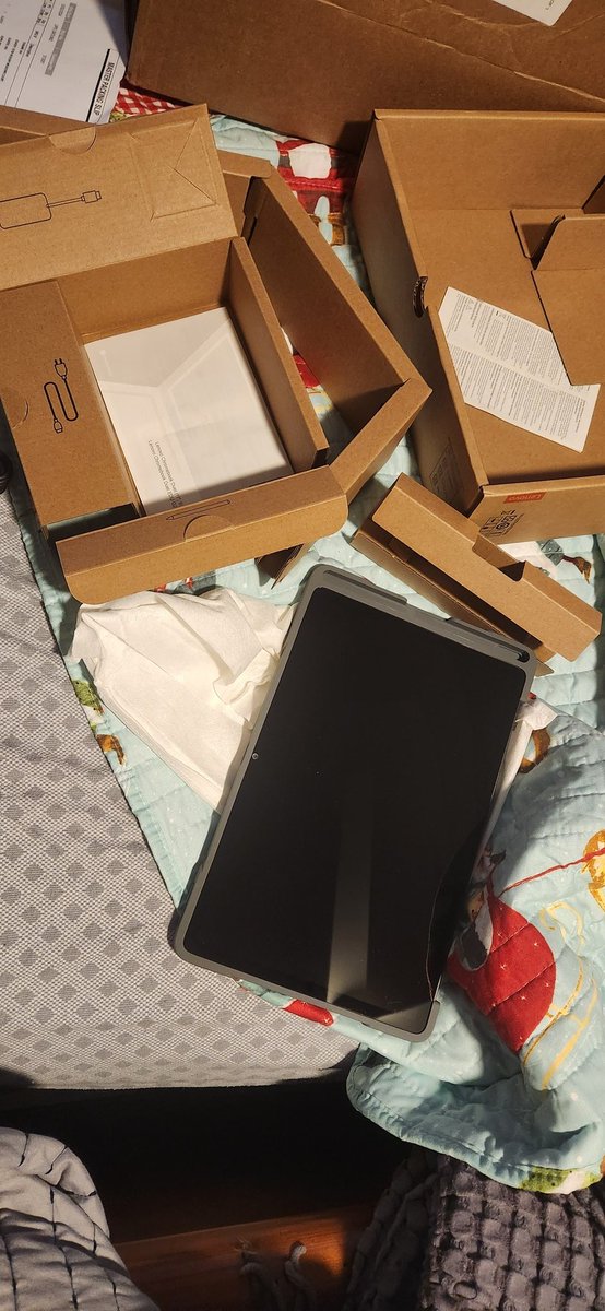 hartel30's tweet image. Welp. Back in the box you go. Bought this @Lenovo Duet Edu G2 but never got to use it. Third party vendor claimed it had a keyboard. No keyboard available. So return it is and back to device search. #Disappointing