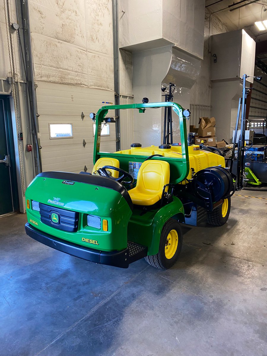 GDEGolf's tweet photo. One of our more popular sprayers in the line up. Diesel engine, 200 gallon tank, 18ft boom, stainless steel centrifugal pump, auto rate controller and more. What is your favorite configuration?

#johndeere #2030a #hd200 #hd300 https://t.co/KrcJa4lqdc