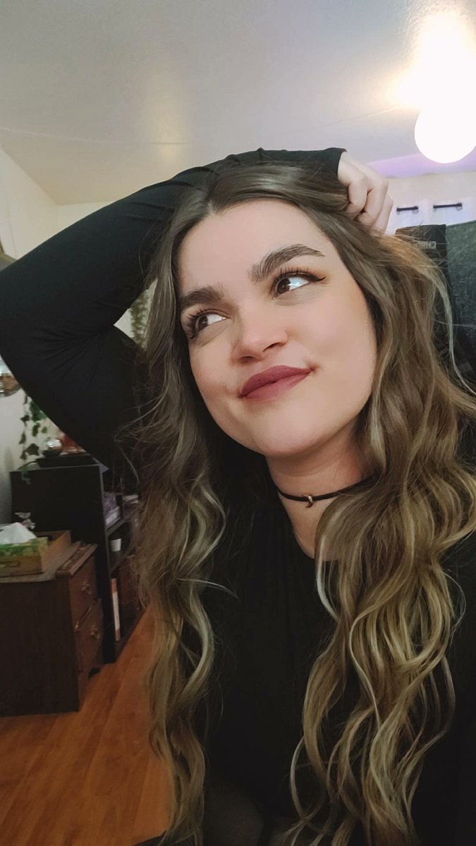 Happy Friday!!! 🤘 dancin and a lil announcement too hehe. Come party with me and chat!

💜 ttv/arielehm