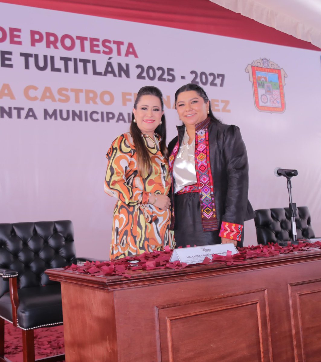 Laura González tweet media