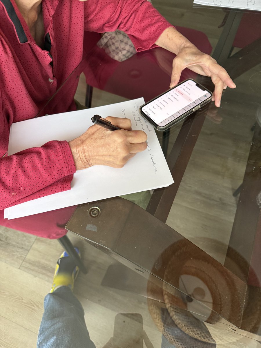 In crypto/nfts, we're always practicing safe ways to protect ourselves from hackers and scammers. I take that same energy to the real world with senior citizens, helping your grandparents navigate emails and text messages safely-avoiding phishing
links and online scams. 💻📱🤝