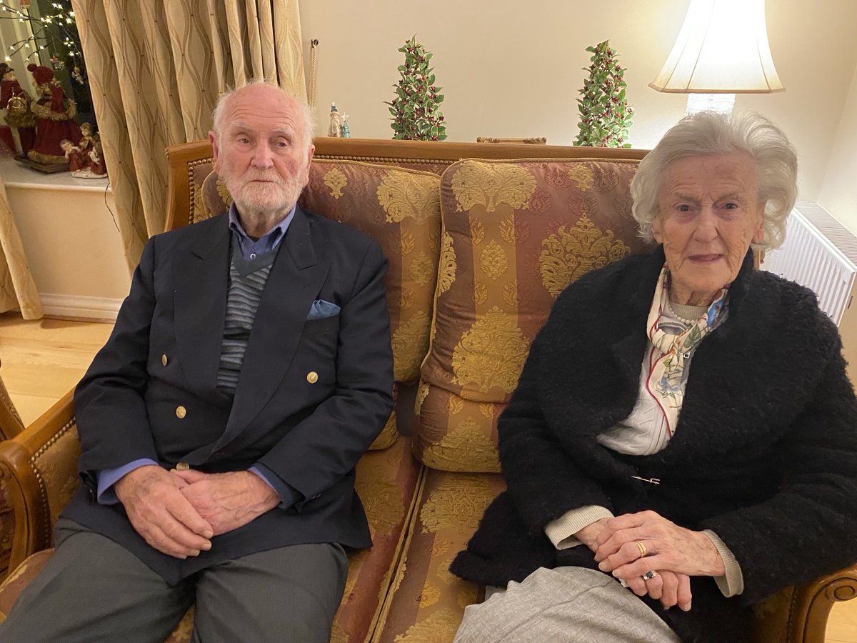 lilycogan's tweet photo. Taking up their positions! 🧔🏼♂️👵🏻🛋️
There was plenty of conversation & different opinions & cross wires tonight. The hearing wouldn’t be great at times! #GettingOn😂👵🏻🧔🏼♂️ https://t.co/Pe1zQm9ujE