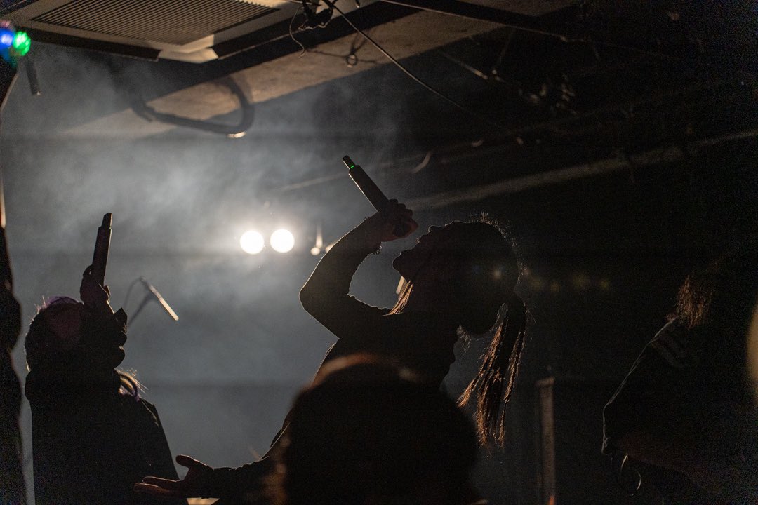 clama_official's tweet photo. 2024.12.02(Mon)

Tonighve presents "Present"

EXCLAMATION LAST LIVE

at 福岡graf

photo by Sho

① https://t.co/dHHDinMqwv