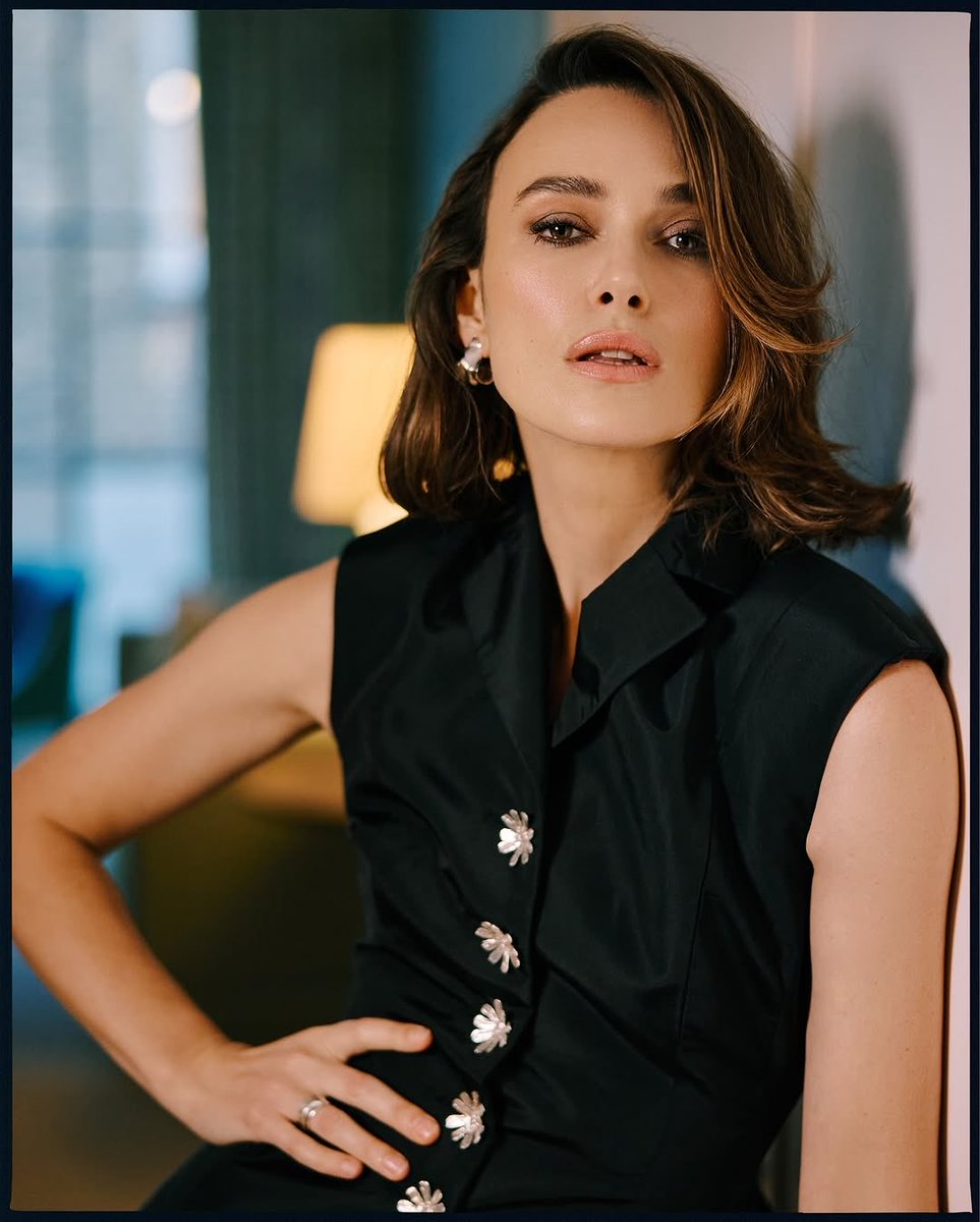 KeiraFan's tweet photo. Keira Knightley photographed for Netflix by Ollie Ali https://t.co/FivCHhOLGc