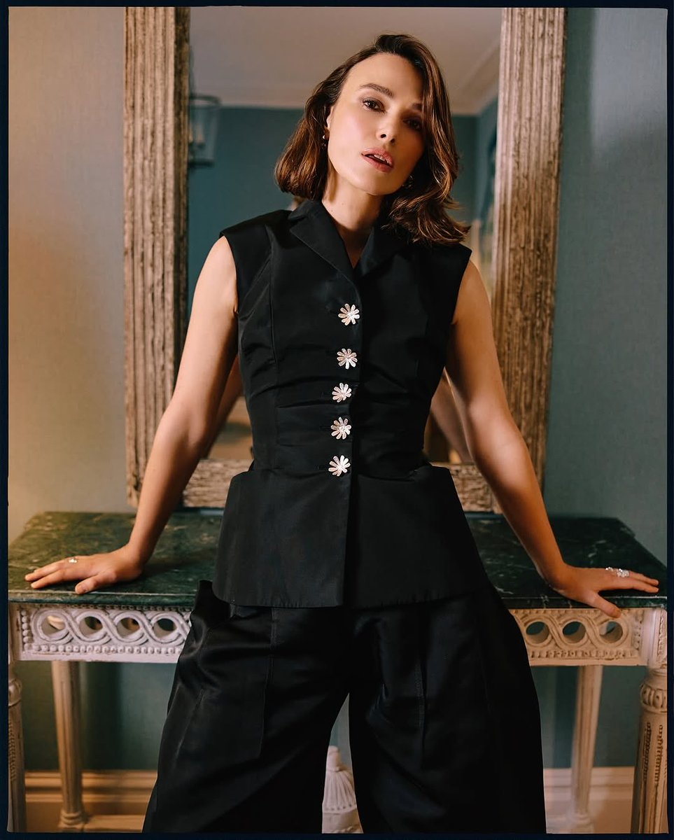 KeiraFan's tweet photo. Keira Knightley photographed for Netflix by Ollie Ali https://t.co/FivCHhOLGc