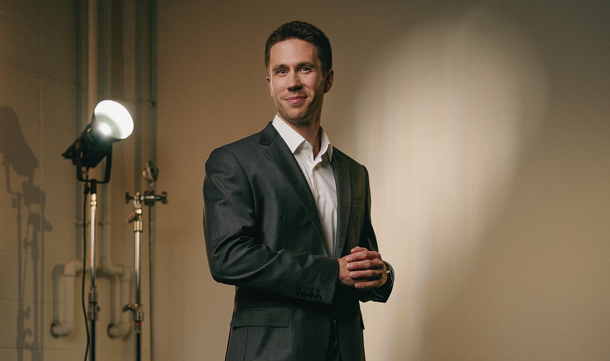 UAlbertaArts's tweet image. Congratulations to #UAlberta alumnus Justin Kueber @Jkeebs, '13 BA, on making @EdifyEdmonton's Top 40 Under 40 list this year!