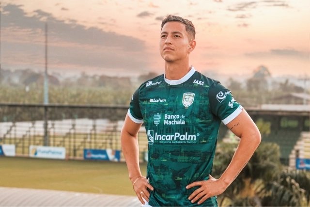 "En un futuro me gustaría ser presidente de #LDUP, es un club con mucho potencial que es mal administrado por gente que está sacando provecho. No tengo nada en contra de nadie pero quiero lo mejor para el equipo del cual soy hincha"

- <a href="/parralesmanabi/">Miguel Parrales</a>