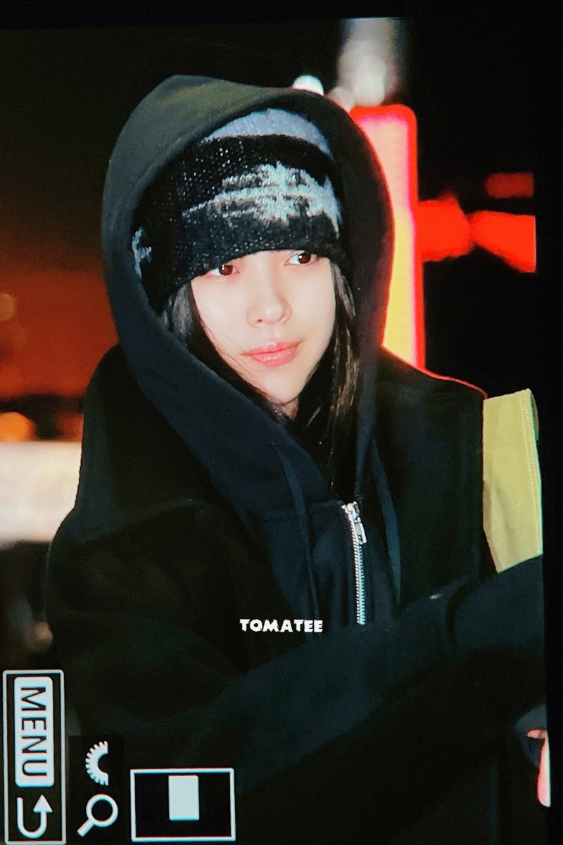 Tomatee_RJ's tweet photo. 241214 ▪️( ̀⌄ ́)▫️

 #ITZY #RYUJIN #류진 https://t.co/Gz84KtHZUX