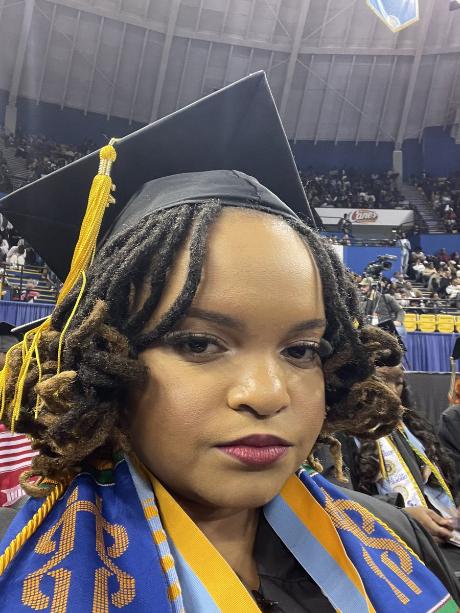 itskimm01's tweet photo. Became a Southern U alum today https://t.co/QqDLgasmBk