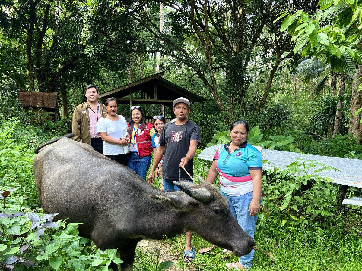 jayAr02's tweet photo. Spent this week conducting field work in Jose Dalman and Manukan, ZDN. 

It was inspiring to see how the DSWD Pag-abot Program is making a real difference in the lives of vulnerable individuals and families facing homelessness. https://t.co/F9Zo7ISmEV