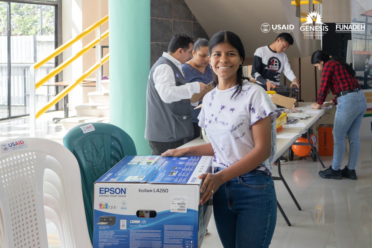 A través de un esfuerzo conjunto a la Alcaldía Municipal de Comayagua, 8 jóvenes recibieron formación técnica, en habilidades para la vida, y un Diplomado en Gestión Empresarial Básico, abarcando temas como Contabilidad, Planes de Negocio, Marketing, entre otros. ✨🙌🏻