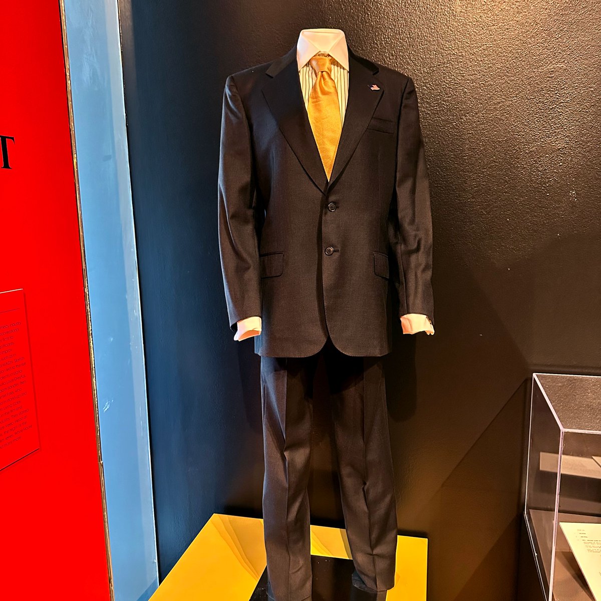 Explore "Commanding the Screen" at the Clinton Library, now through March 23, 2025! #NBCUarchives provided pieces from "Frost/Nixon" and "Love Actually" to this exhibit which examines the president’s role in American culture through iconic films and TV. 🎬 ✨ #NBCUarchives