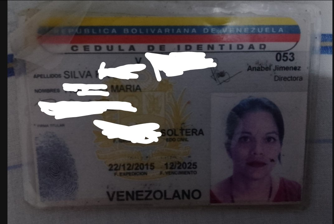 RoselisMar's tweet photo. #cartera #robo Ayer me sustrajeron mi monedero por favor si consiguen mi CI Y la de mi adolescente. Notifiquenme por esta vía. 
#Caracas #deChacaoaPlazaVzla #sebusca #hagalacaridad https://t.co/95pXjQc0EF