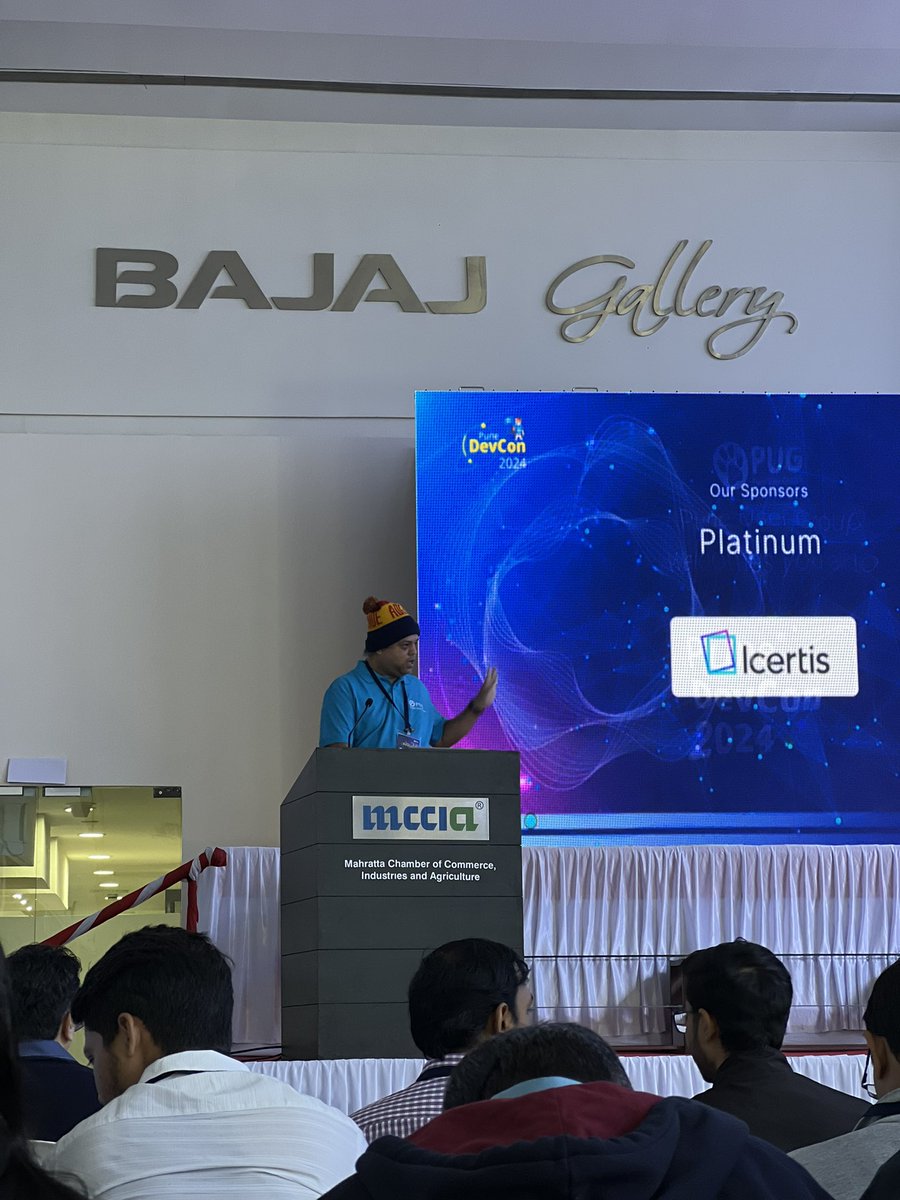 sopanx's tweet image. @mayur_tendulkar on stage #PuneDevCon