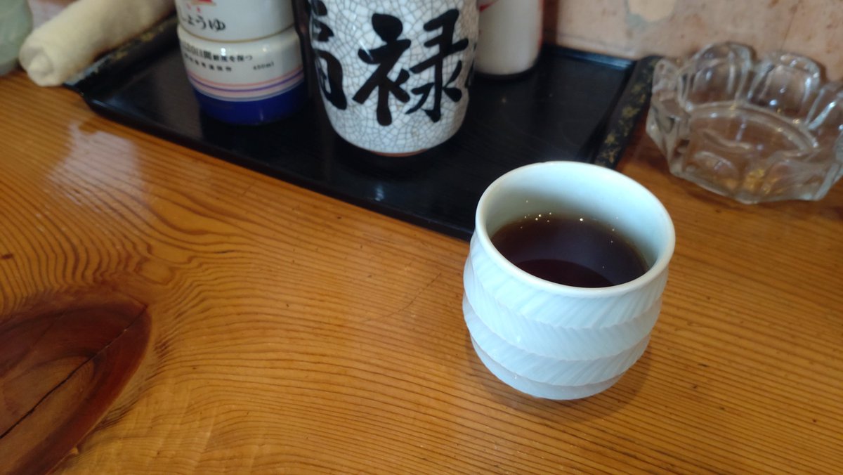 Logicpierrot's tweet photo. 遅く起きた土曜は嫁とちょっと贅沢な寿司ﾗﾝﾁなど。といってもこれで¥1,100ですわよあなた。ﾈﾀもｼｬﾘもとっても美味しい。ﾎﾞﾘｭｰﾑもあってお腹いっぱいになりました。ごちそう様でした https://t.co/AhtNuaPq87