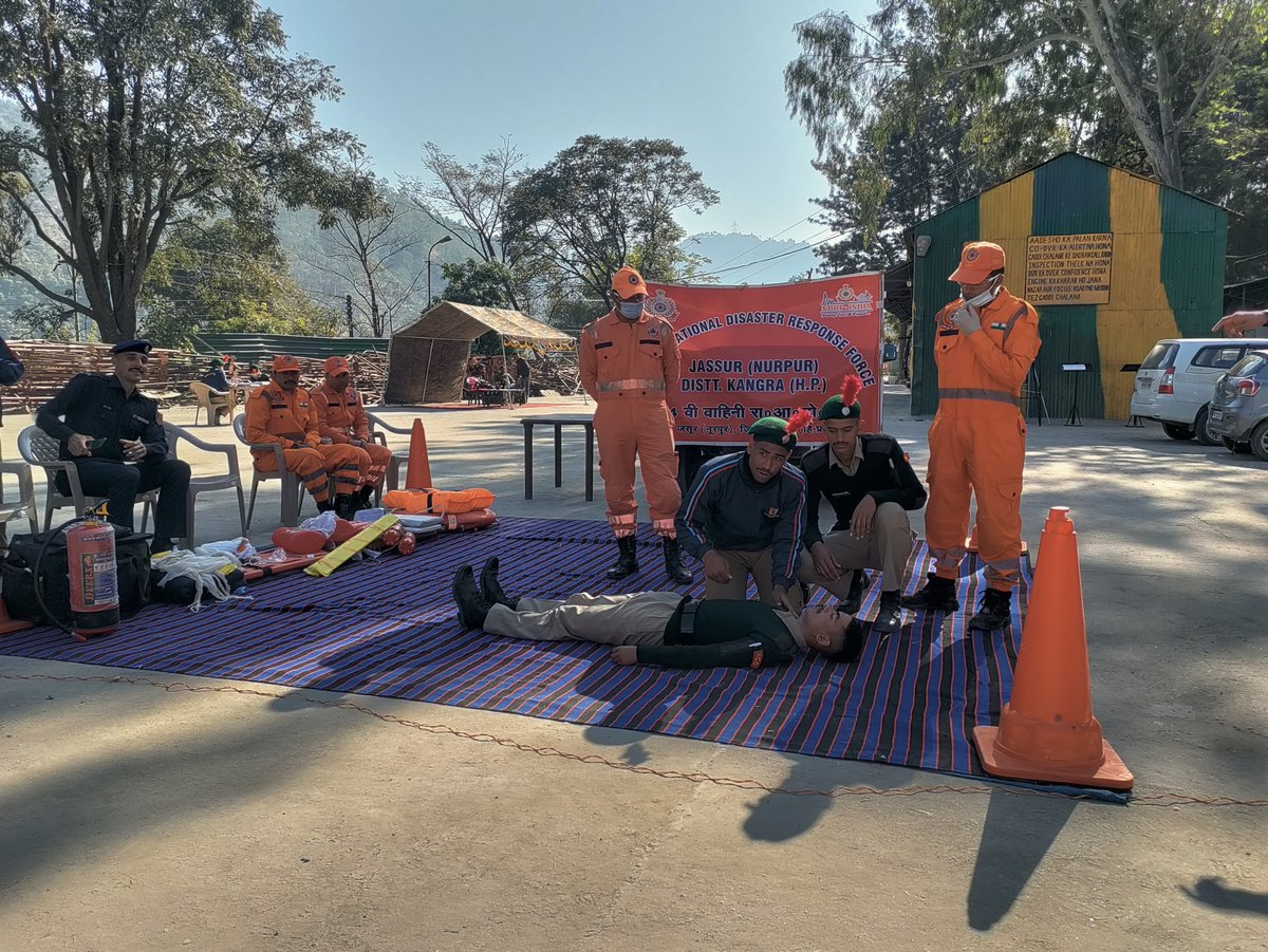 14NDRF's tweet image. #14NDRF conducted a #CommunityAwarenessProgram at 02HPBattalion NCC, Distt- Mandi (HP) Participants:- 12 Army staff and 436 NCC Cadets
@NDRFHQ