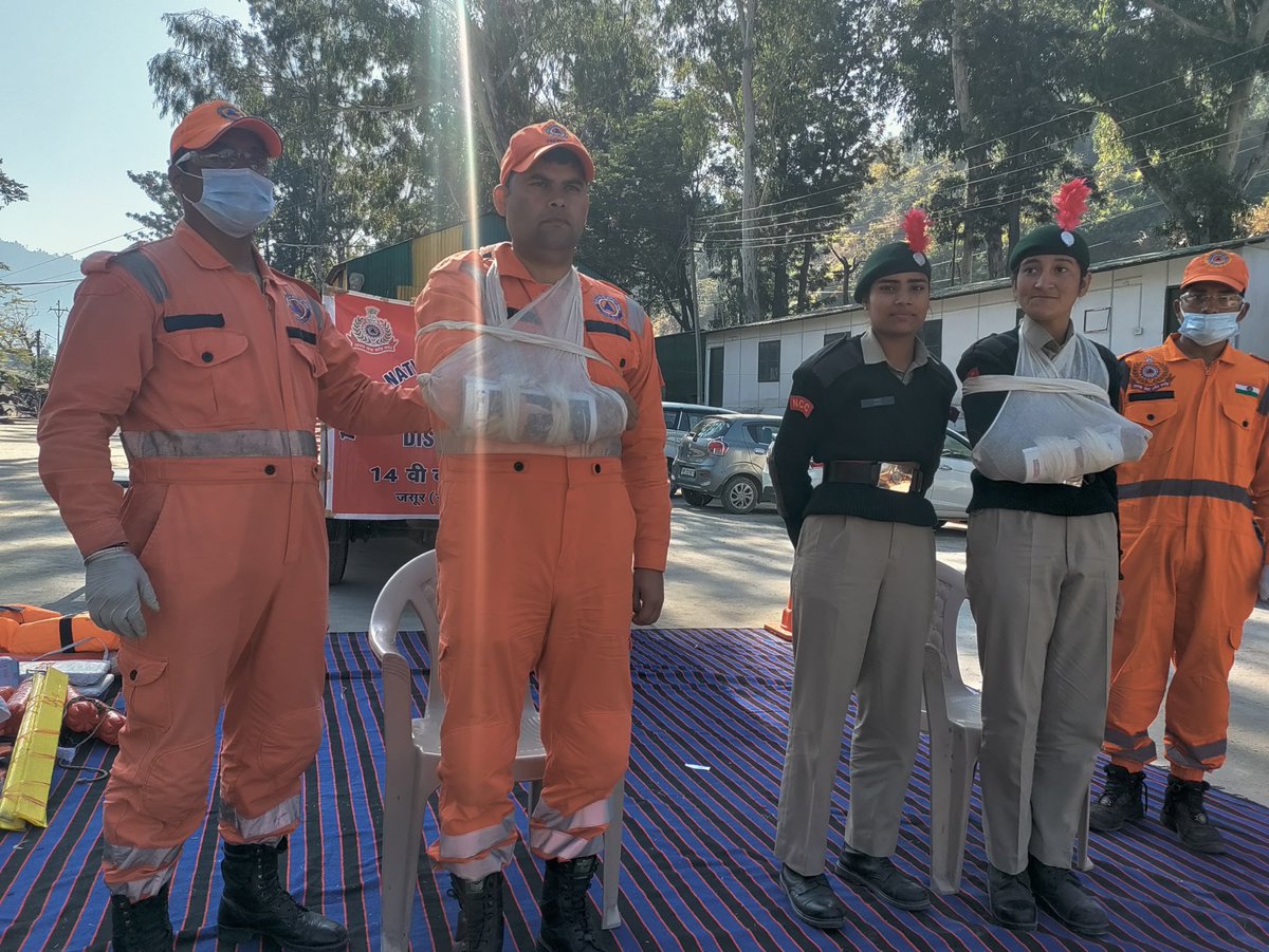 14NDRF's tweet image. #14NDRF conducted a #CommunityAwarenessProgram at 02HPBattalion NCC, Distt- Mandi (HP) Participants:- 12 Army staff and 436 NCC Cadets
@NDRFHQ