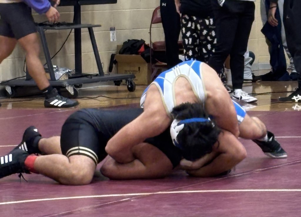 Bos_Wrestling's tweet photo. The Pioneer JV team wrestled today in the EMS JV Tournament. They combined for over 40 WINS today and placed several wrestlers in various weight classes. 
113 Brant 🥉
138 Mohamed 4th
157 Carstens 🥈
165 Ortega 🥇
215 Isaac 4th

@emsisdathletics 
@boswellhs https://t.co/AQzHgKdVeG