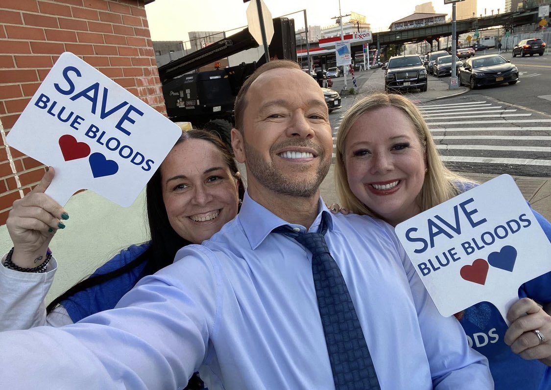 megspptc's tweet photo. @DonnieWahlberg Oh how we wish we could have made this happen 🥹💙 @TheJenniMurphy #BlueBloodsFinale #SaveBlueBloods #ThanksBlueBloods https://t.co/m610mauh2j