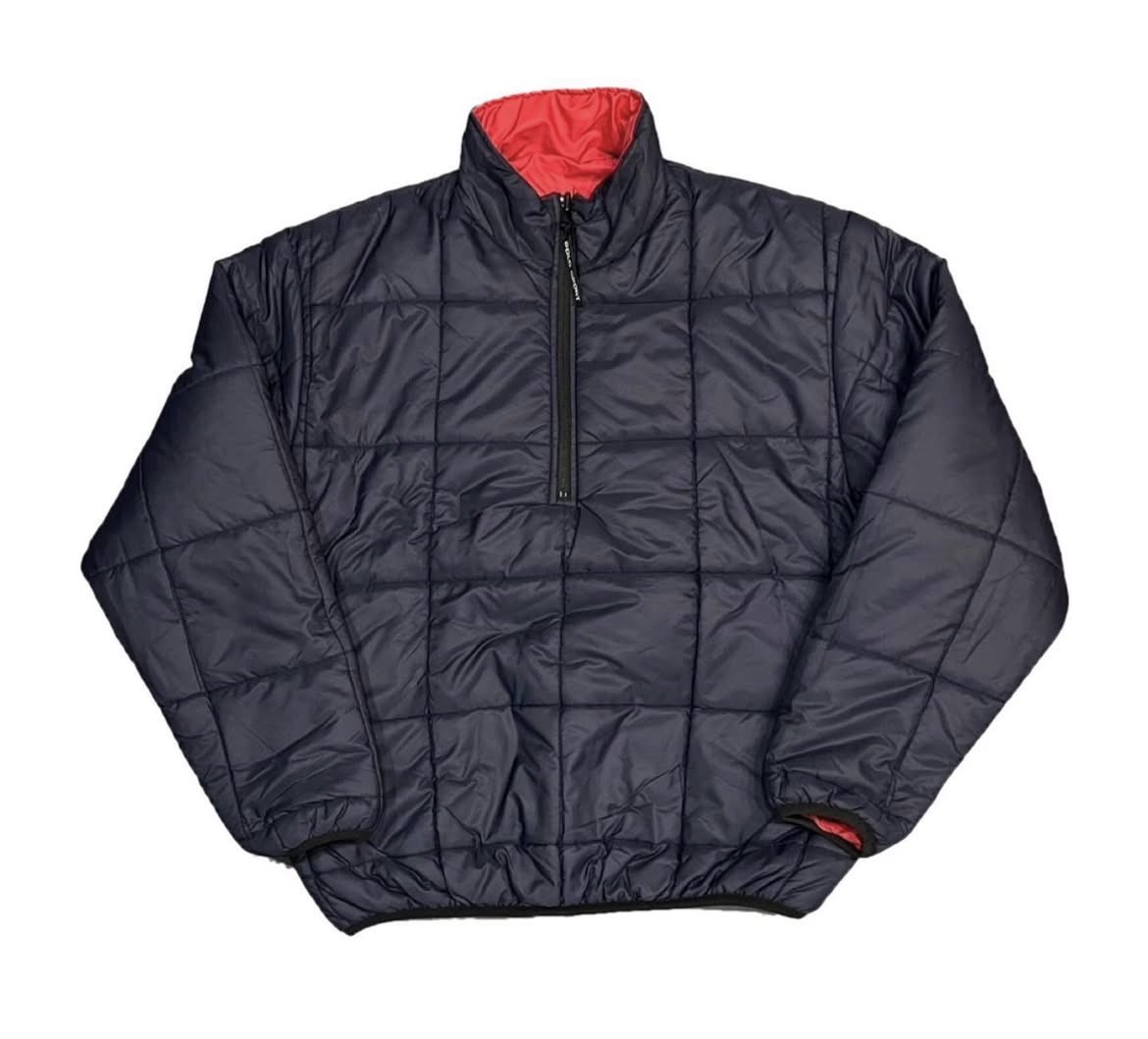 ［USED］POLO SPORT 
リバーシルダウンジャケット

シンプルなハーフジップのダウン
配色、シルエットと言いこの時代のPOLO SPORTは
喉から手が出るほど欲しい方も多いはず。
ネイビー側のバックプリントが
ハゲていますが赤のサイドは状態良好です。

ナイガイ製です。