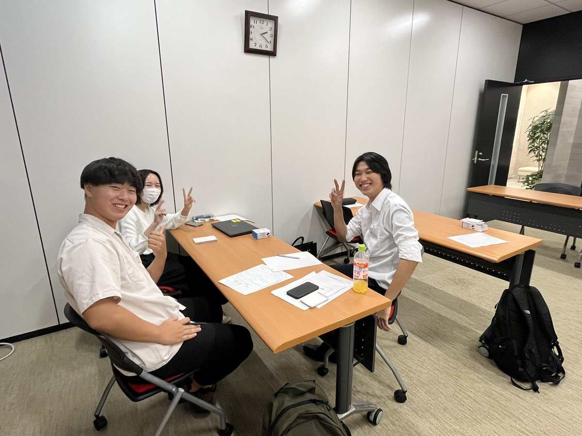 MSDsaiyo's tweet photo. 皆さん、こんにちは。
寒くなってきましたね。
先日の入社前研修では、内定者同士の交流を目的として他己紹介を行いました☺️
内定者同士で共通点が��つかり、盛り上がりました✨✨

#エムエスデー #システムエンジニア #入社前研修 #池袋 https://t.co/JQnfGfx5vB