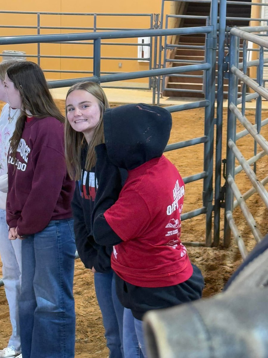 SarahCossin2028's tweet photo. 2๏ธโฃ0๏ธโฃ2๏ธโฃ4๏ธโฃ Greenhand Camp
#TexasFFA #AreaIX #RiceBeltDistrict #BHFFA
@14ujazz @ImpactGoldOrg @bh_softball https://t.co/AClkhqnusf