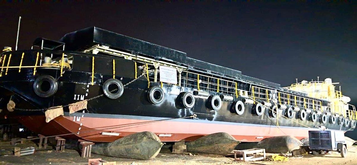 indiannavy's tweet photo. 7th ‘Missile Cum Ammunition Barge, LSAM 14’ built by #MSME Shipyard, M/s SECON Engineering Projects Pvt Ltd (SEPPL), Visakhapatnam for #IndianNavy, launched on #12Dec 24 at Mira Bhayandar, Maharashtra, launch site of SEPPL.
Ceremony presided over by Cmde AKK Reddy, AGM (PR), ND (Mbi).

Indigenously designed & built, these Barges are proud flag bearers of #MakeinIndia initiative of the Government of India. 
#AatmanirbharBharat

@MakeinIndia @minmsme
@SpokespersonMoD
 https://t.co/RGTKp9powt