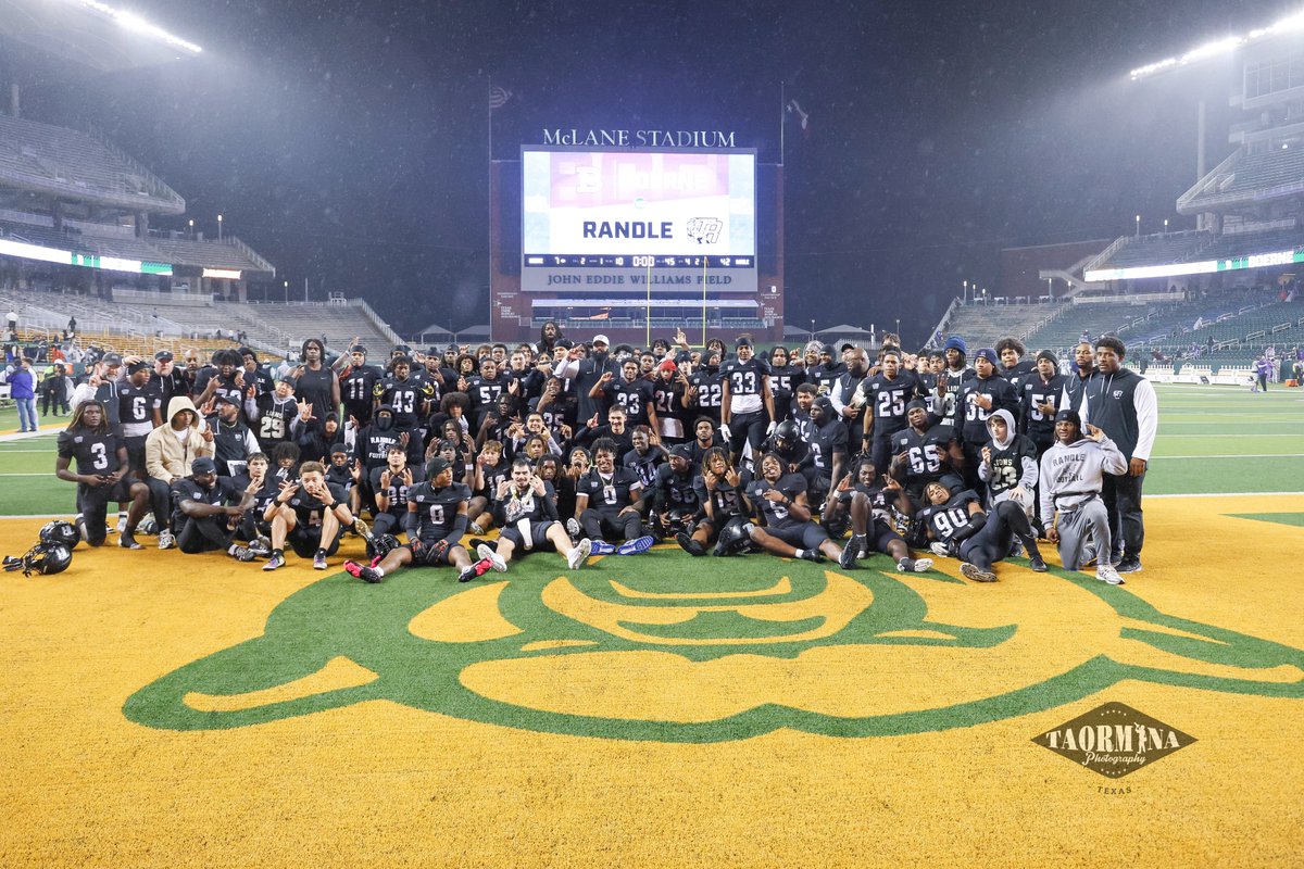 Real_Rhonda_T's tweet photo. Congratulations to the Randle Lions! HEADED TO STATE! Let's Go! @BrianRandle40 @RandleFootball @trhsathletics1 @fbheraldsports #txhsfb https://t.co/A5HCf6vi49