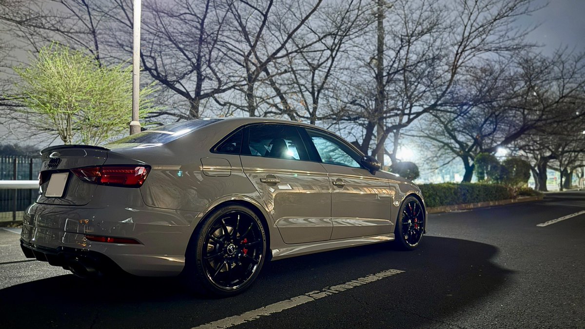 W_4MtcA's tweet photo. 退役)ルーテシア4RS ブラングラシエ

就任)RS3 8V セダン ナルドグレー

納車されました！
REMUS×5気筒で言うこと無しなサウンド🥹
アウディ乗りの皆様宜しくお願いします❗️🙋‍♂️ https://t.co/KbK58rjRfM